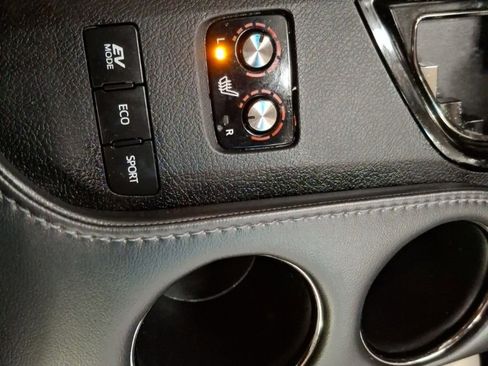 Used 2016 Toyota Avalon XLE Premium image 26