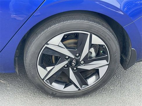 Certified 2023 Hyundai Elantra SEL w/ Convenience Package image 8