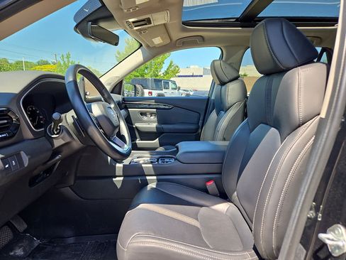 Used 2025 Honda Pilot Touring image 14