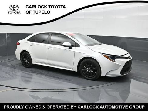 Used 2026 Toyota Corolla LE FWD image 6
