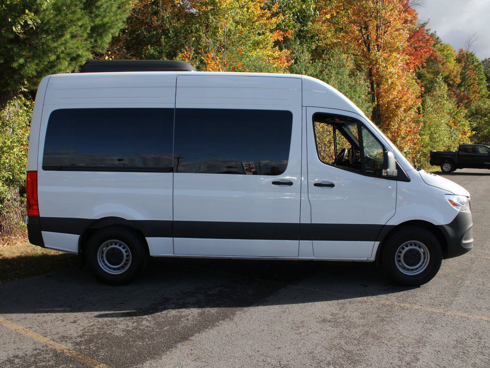 Used 2025 Mercedes-Benz Sprinter 2500 image 4