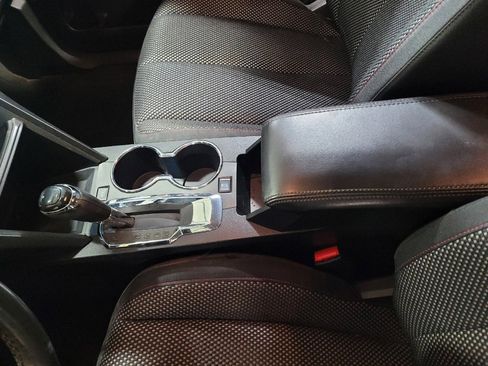 Used 2017 Chevrolet Equinox LT w/ Convenience Package image 26