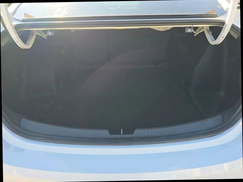 Used 2019 Chevrolet Malibu LS image 17