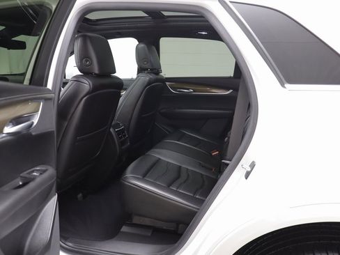 Used 2017 Cadillac XT5 Platinum w/ Driver Assist Package image 15