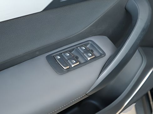 New 2025 VinFast VF 8 Plus AWD/4WD image 23