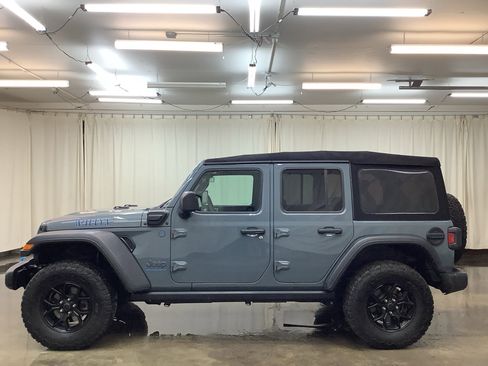 Used 2024 Jeep Wrangler Willys image 10