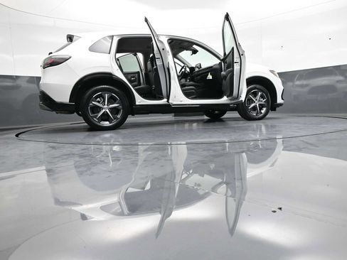 Used 2023 Honda HR-V EX-L image 45