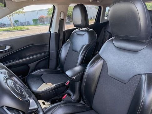 Used 2020 Jeep Compass Latitude FWD image 16