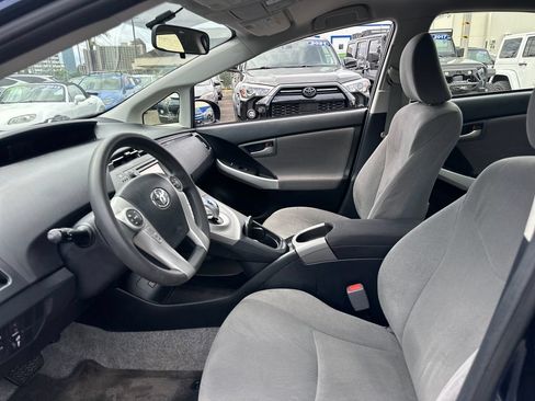 Used 2014 Toyota Prius Four FWD image 12