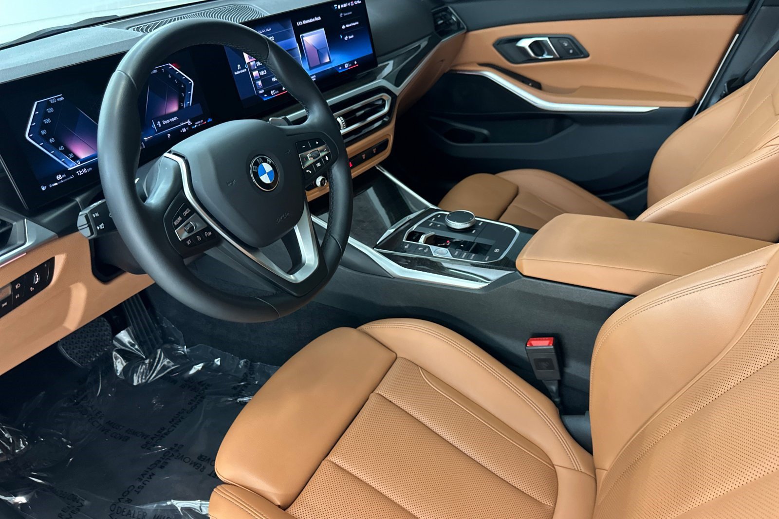 Certified 2024 BMW 330i Sedan w/ Convenience Package RWD image 4