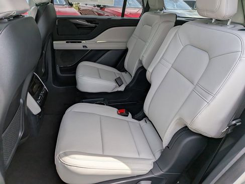 New 2026 Lincoln Aviator 2WD image 16