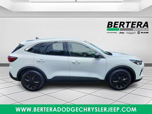 Used 2024 Ford Escape Active FWD image 7