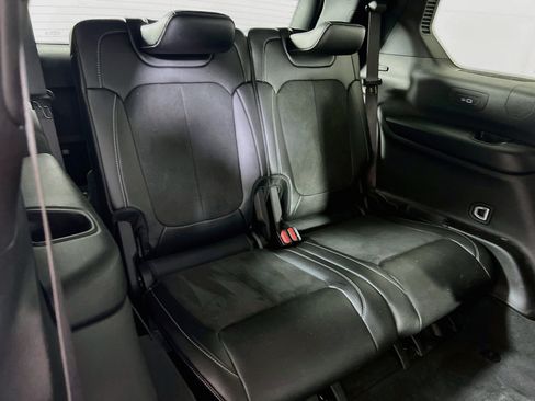 Used 2023 Jeep Grand Cherokee L Laredo AWD/4WD image 27