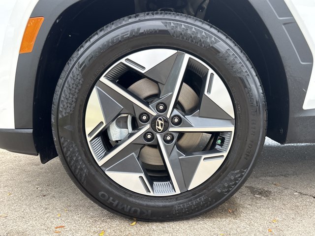 Used 2025 Hyundai Tucson SEL FWD image 12