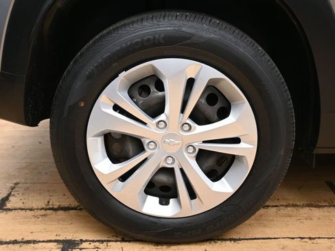 Used 2024 Chevrolet Trax LS w/ Driver Confidence Package FWD image 13