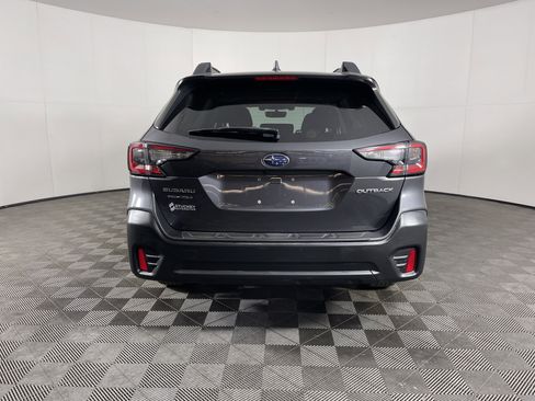 Used 2020 Subaru Outback Premium image 4