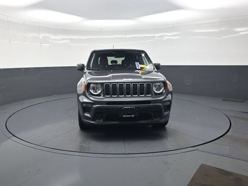 Used 2023 Jeep Renegade Latitude AWD/4WD image 8