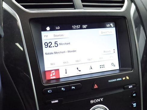 Used 2019 Ford Explorer Platinum AWD/4WD image 35