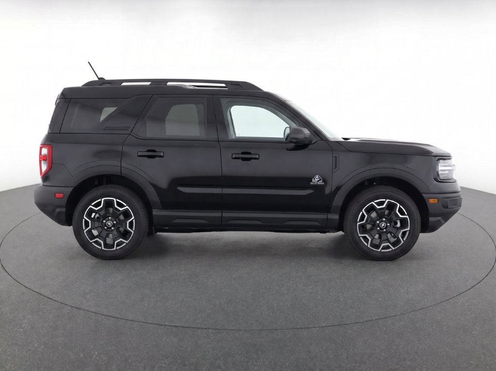 Used 2025 Ford Bronco Sport Outer Banks w/ Outer Banks Tech Package+ AWD/4WD image 9
