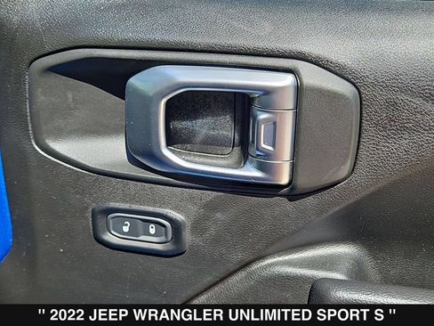 Used 2022 Jeep Wrangler Unlimited Sport AWD/4WD image 32