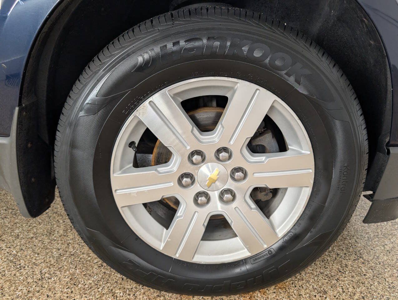 Used 2012 Chevrolet Traverse LT FWD image 23