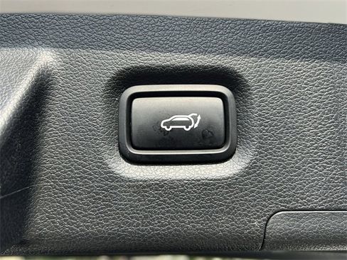 Used 2023 Hyundai Santa Fe SEL image 19