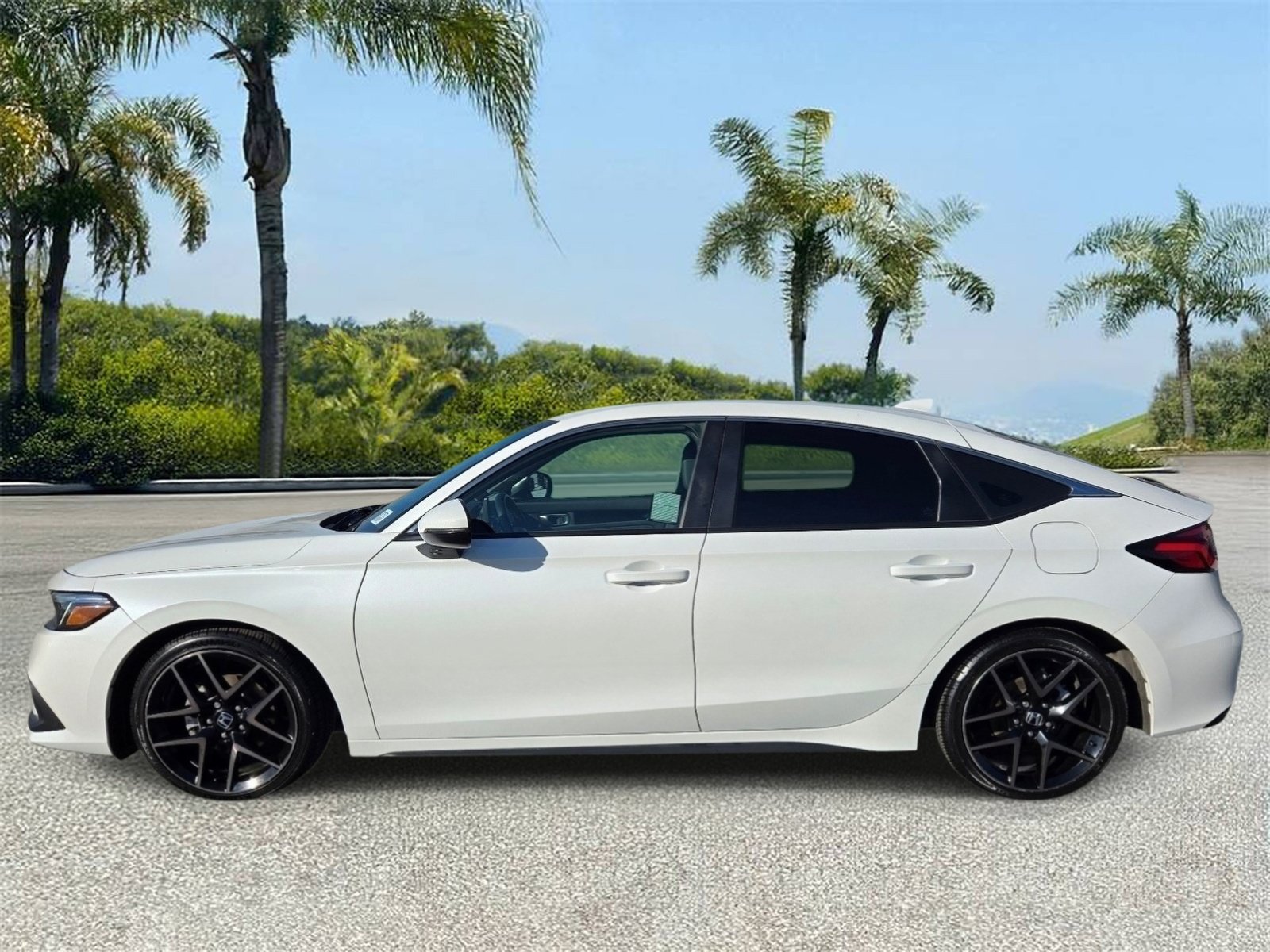 Used 2024 Honda Civic Sport Touring image 2
