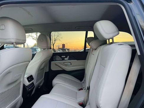 Used 2022 Mercedes-Benz GLS 450 4MATIC image 12