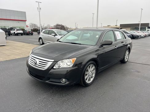 Used 2010 Toyota Avalon Limited image 1