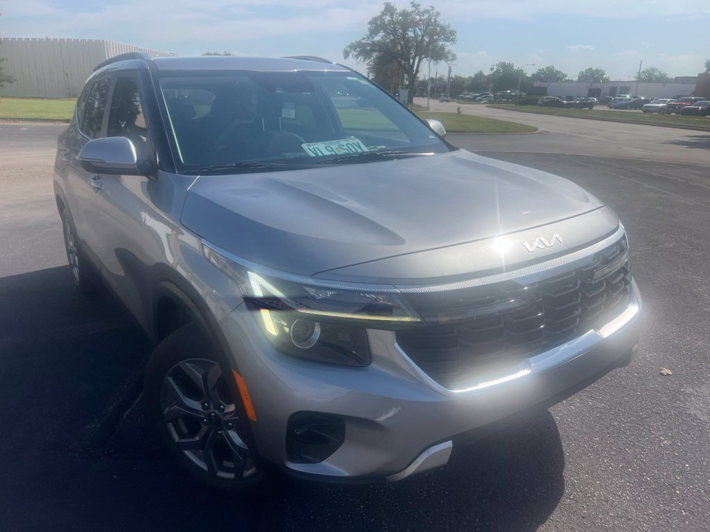 Used 2024 Kia Seltos S AWD/4WD image 3