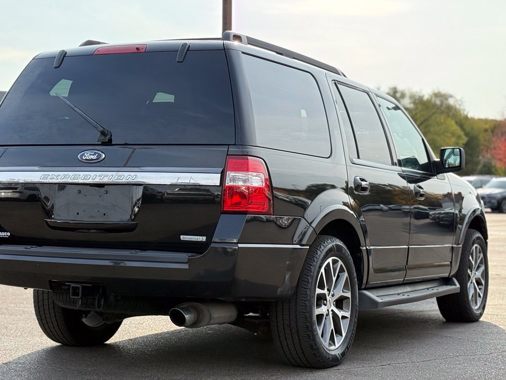 Used 2015 Ford Expedition XLT w/ Equipment Group 201A AWD/4WD image 38