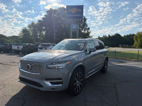 Used 2024 Volvo XC90 B5 Core w/ Protection Package AWD/4WD image 7