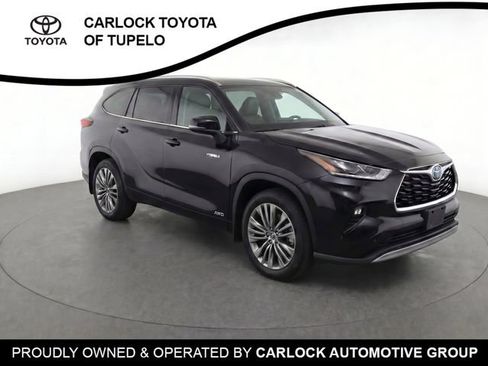Used 2021 Toyota Highlander Platinum AWD/4WD image 3