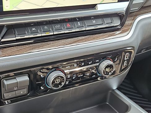 New 2026 Chevrolet Silverado 1500 RST AWD/4WD image 13