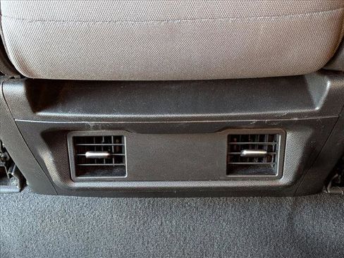 Used 2023 Chevrolet Silverado 1500 Custom image 17