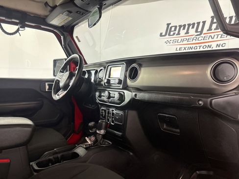 Used 2020 Jeep Gladiator Sport w/ Quick Order Package 24S image 29