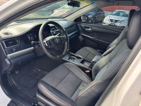 Used 2015 Toyota Camry SE image 9