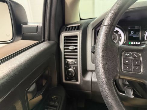 Used 2017 RAM 1500 Express RWD image 74