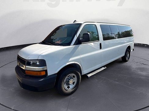 Used 2020 Chevrolet Express 3500 LT w/ LT Preferred Equipment Group RWD image 1