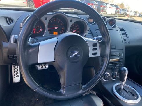 Used 2004 Nissan 350Z Touring w/ Aerodynamics Pkg image 11