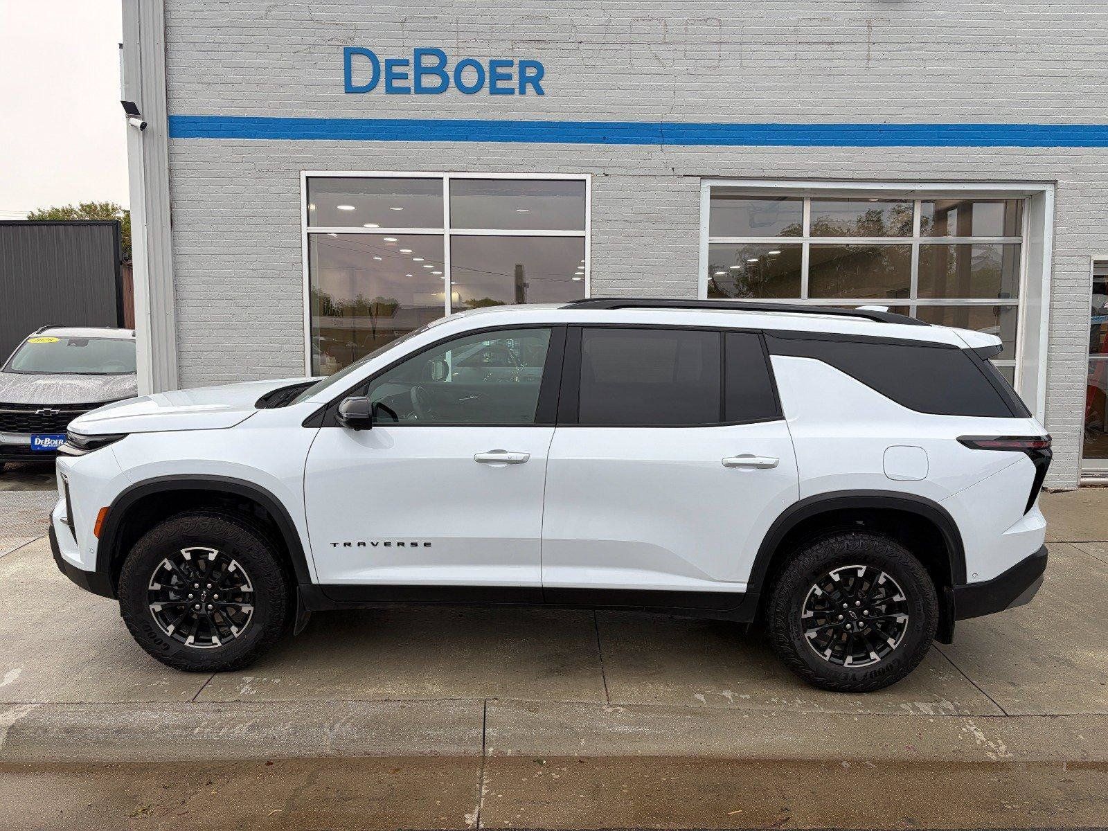 Used 2026 Chevrolet Traverse Z71 w/ Enhanced Driving Package AWD/4WD image 2