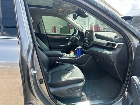 Certified 2025 Toyota Highlander Platinum AWD/4WD image 20