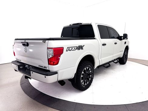 Used 2017 Nissan Titan PRO-4X AWD/4WD image 9