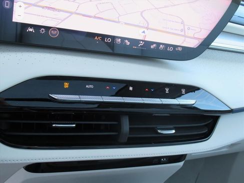 New 2026 Buick Enclave Avenir image 24