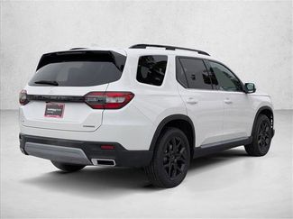 New 2025 Honda Pilot Touring video 2