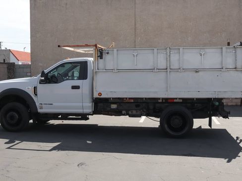 Used 2017 Ford F550 2WD Regular Cab Super Duty image 6