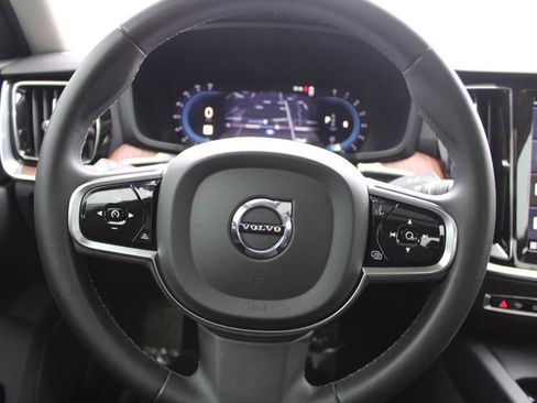 Used 2024 Volvo S60 B5 Plus image 29