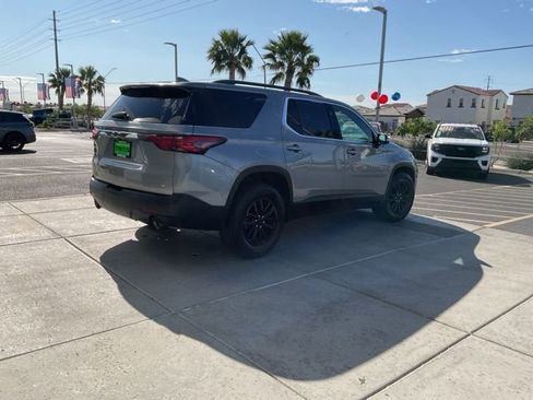 Used 2023 Chevrolet Traverse LT FWD image 7
