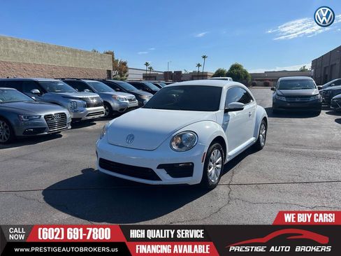 Used 2019 Volkswagen Beetle 2.0T S FWD image 1
