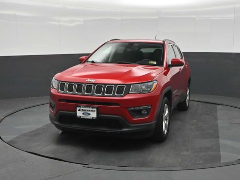 Used 2019 Jeep Compass Latitude w/ Popular Equipment Group AWD/4WD image 5